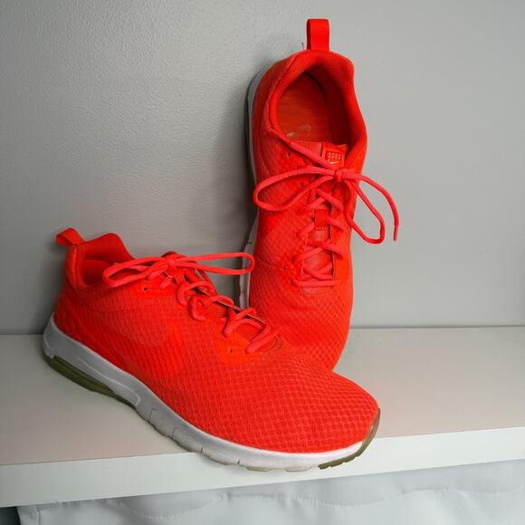 Athletic_Shoes